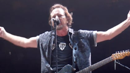 Watch: PEARL JAM Plays First Show Of 2023 In Minnesota